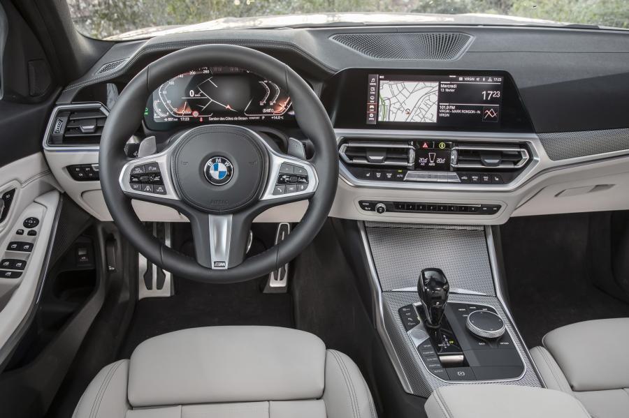 Торпедо BMW 320d M Sport xDrive (G20) 2019 года  (WW) (фото 13 из 40)